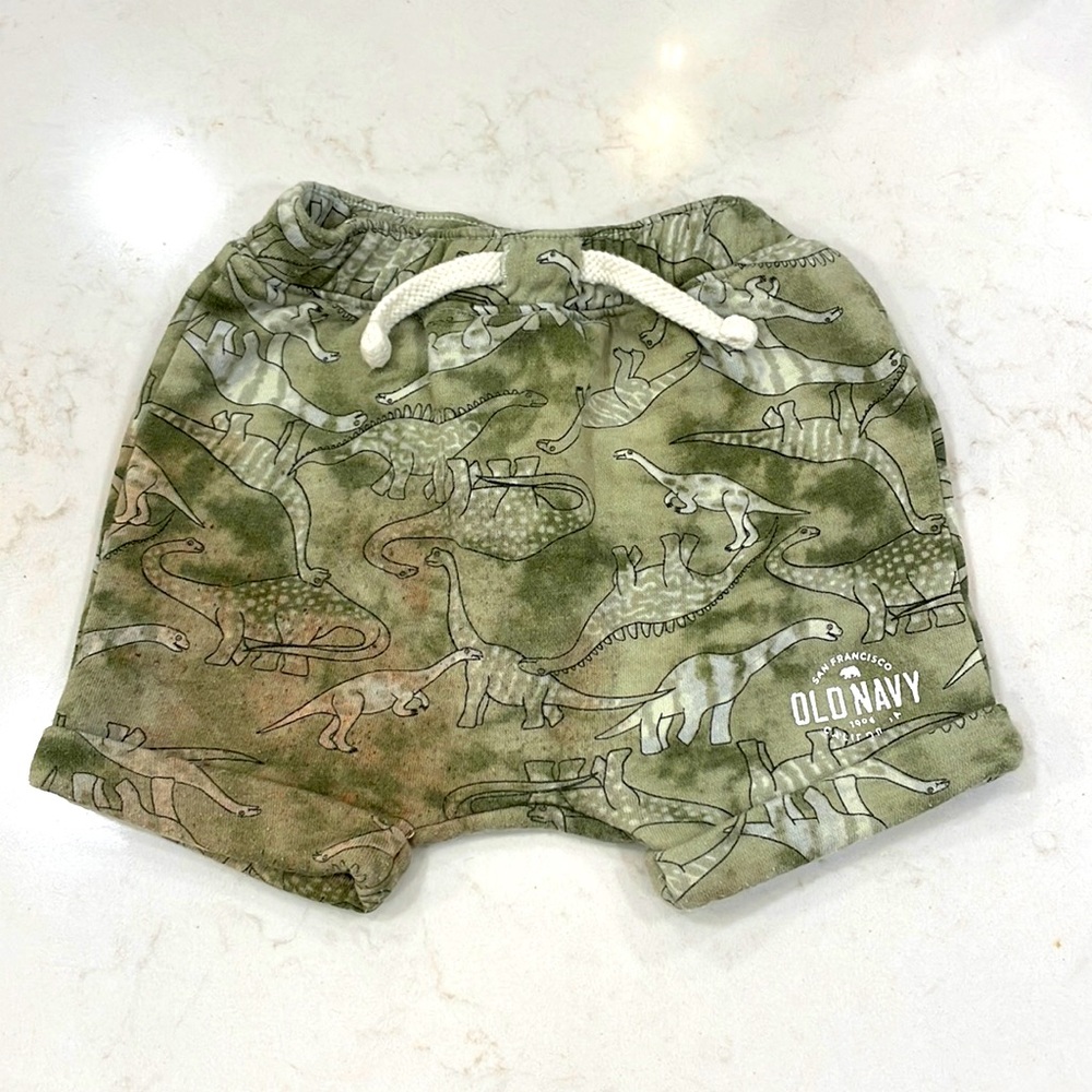 Old Navy dinosaur shorts baby boy size 12-18 months